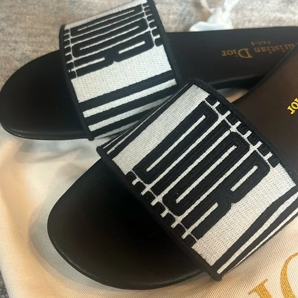 Dior Graphique Dway Slide - Picture 4 of 7